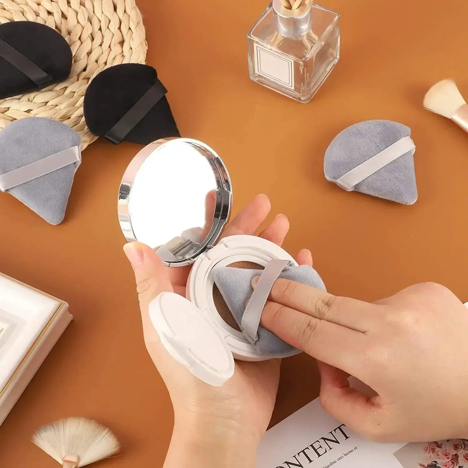 Velvet Triangle Makeup Puffs: Luxe Beauty Blenders for Flawless Makeup